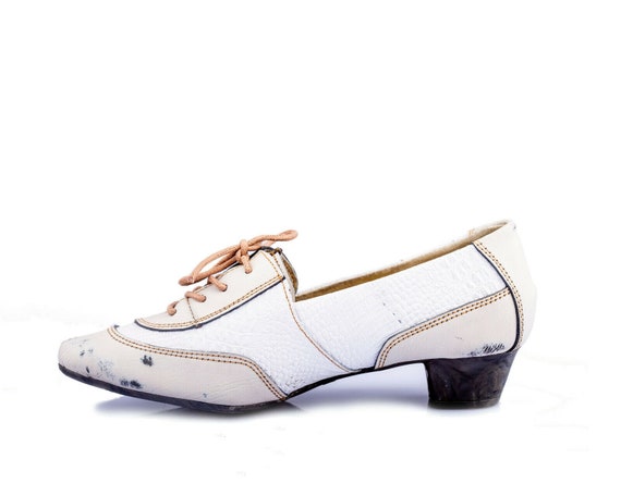 TMA 1811 Modischer Damen Pumps Halbschuh Schnürer Leder weiß TMA 1811 Modischer Damen Pumps Halbschuh Schnürer Leder weiß