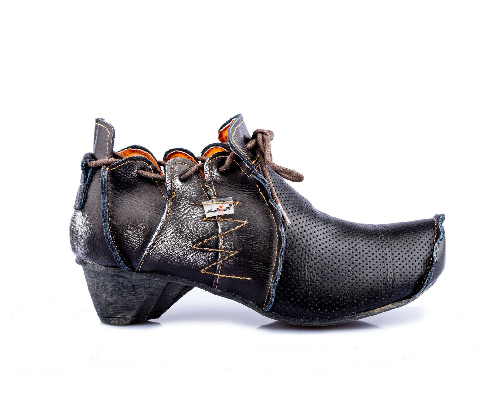 42 and a half shoe size