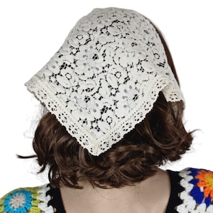 Lace neckscarf , triangle headscarf, lace bandana, cottagecore headscarf, romantic bandana, head scarf for women, gift for her