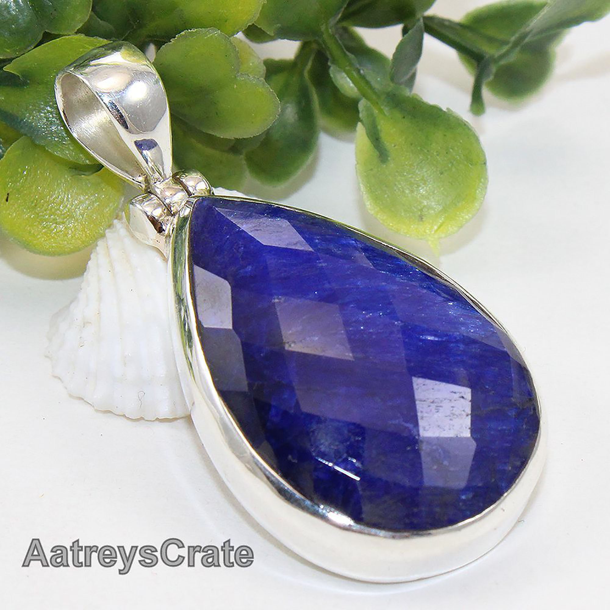 Sapphire stone pendant Clearance