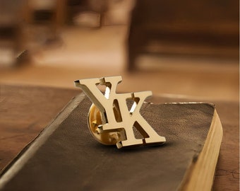 Benutzerdefinierte Emaille Pin, Groomsmen Vorschlag - Initial Brosche Groomsmen Geschenke - Jahrestagsgeschenke - Weihnachtsgeschenke, Hochzeitsgeschenk