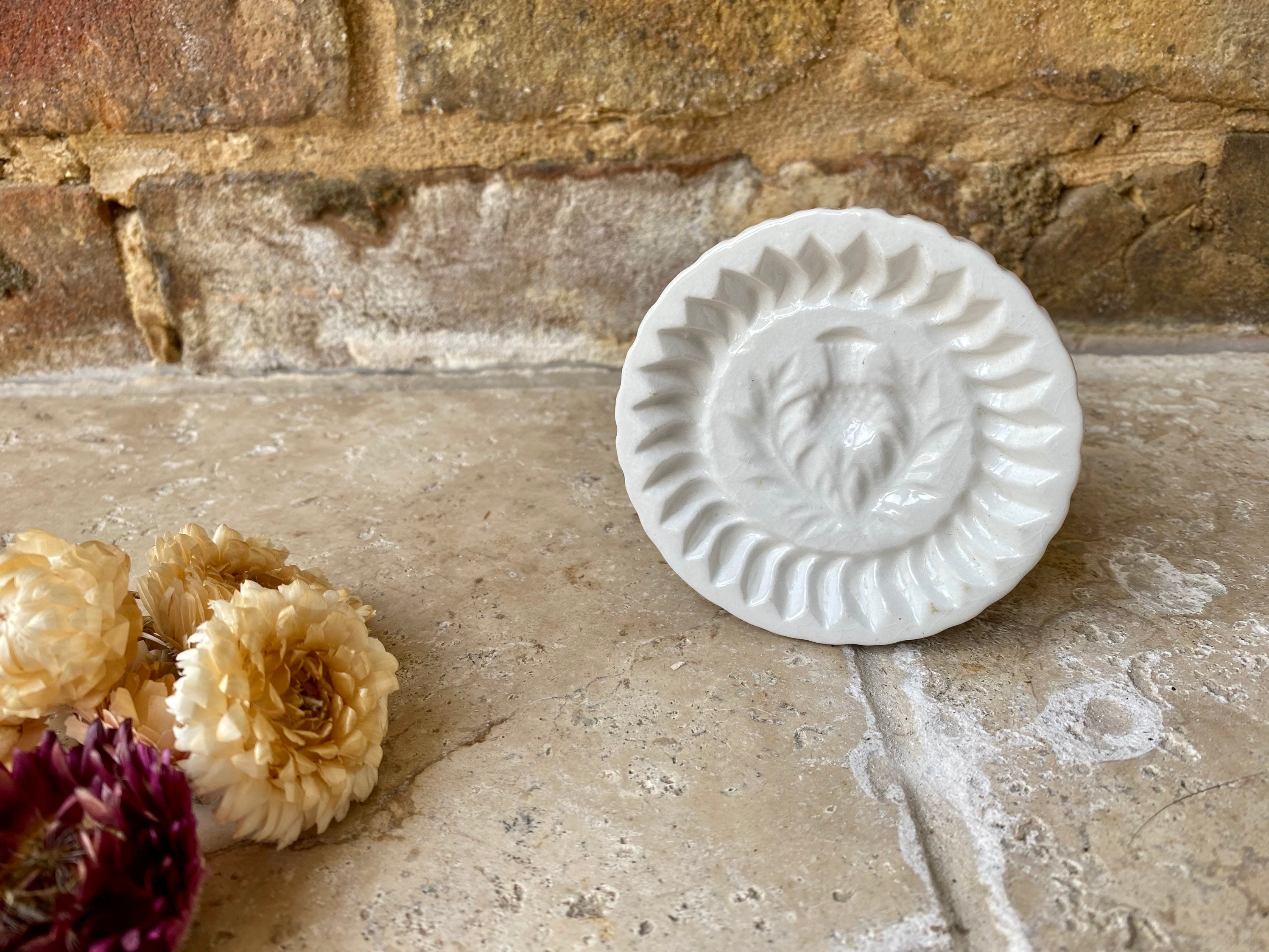 Thistle Ceramic Shortbread Pan