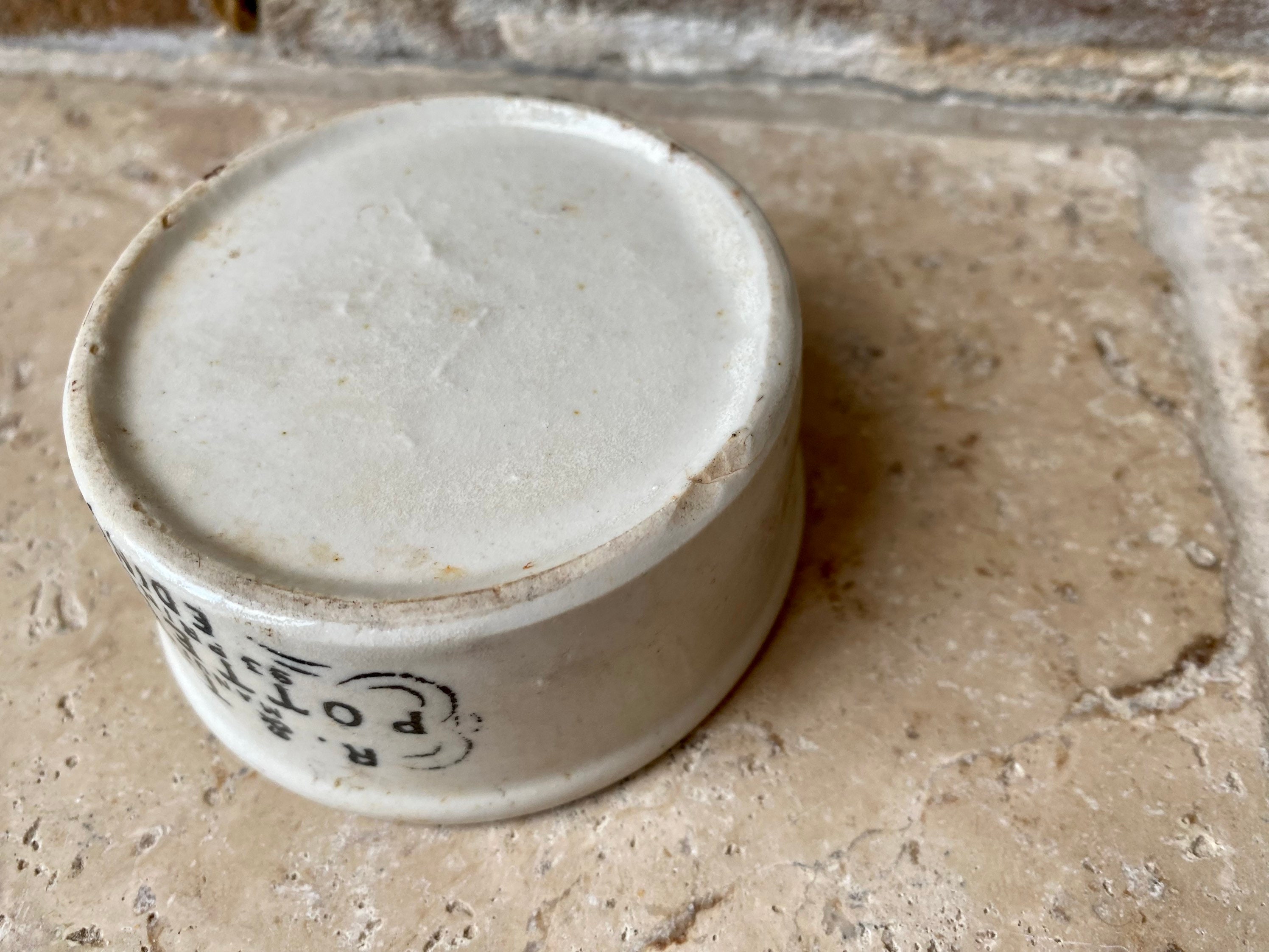 最も信頼できる White Victorian Antique Rare Ironstone Meat Potted or Paste アンティーク雑貨
