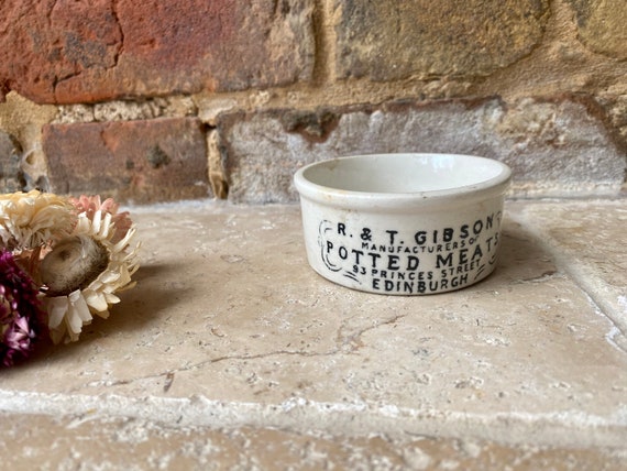 【はこぽす対応商品】 White Victorian Antique Rare Ironstone Meat Potted or Paste アンティーク雑貨