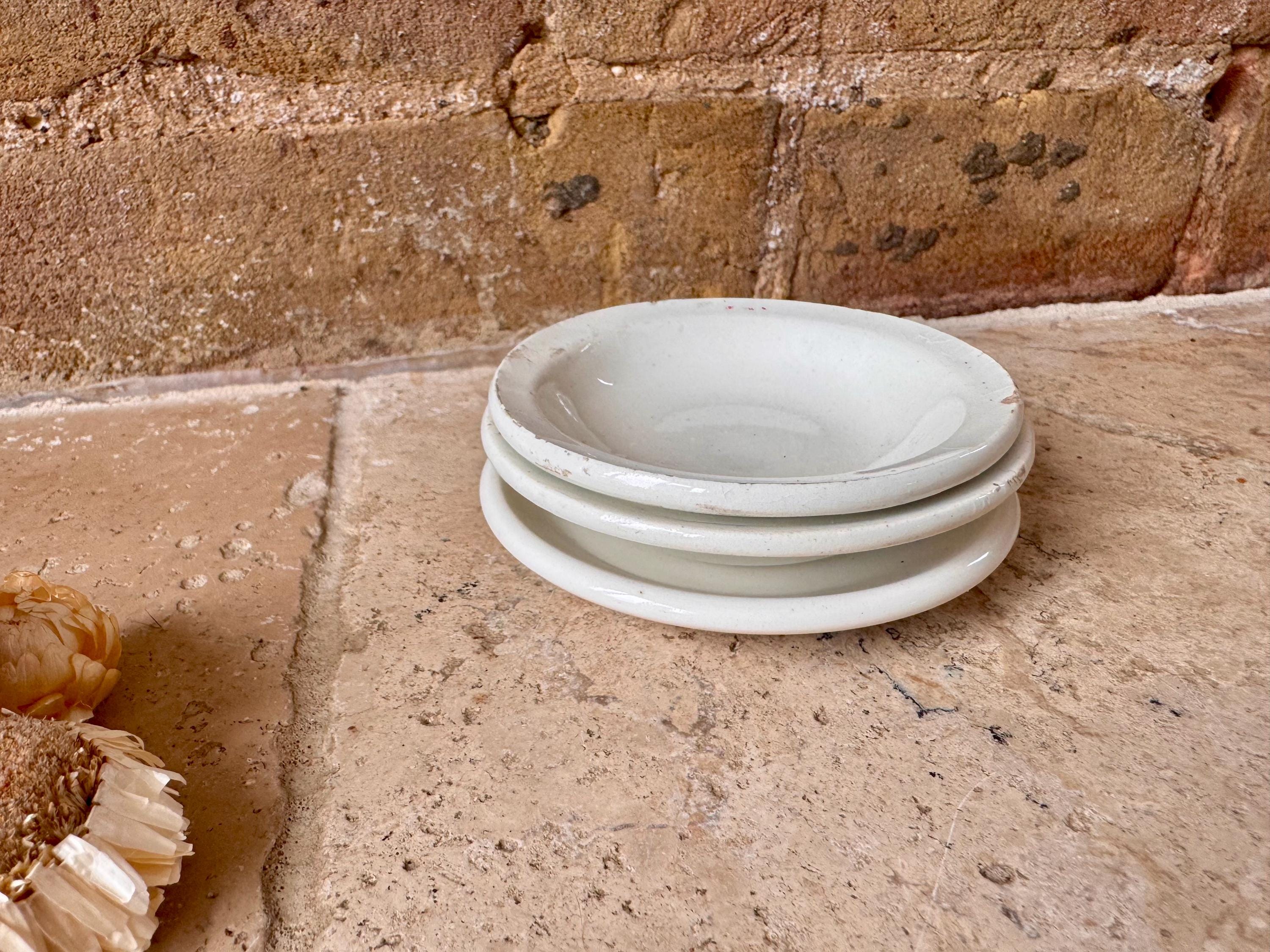 Beurrier Ancien à Cloche - Porcelaine Blanche Et Inox Argenté, Vintage