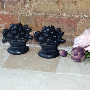 Antique Early to Mid 20th Century Cast Iron Doorstop Shaped As A Fruit Basket, Vintage Heavy Black Wrought Iron Door Stop