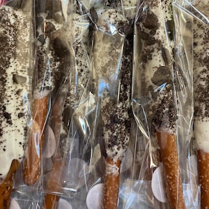 Oreo Dipped Pretzel Rods