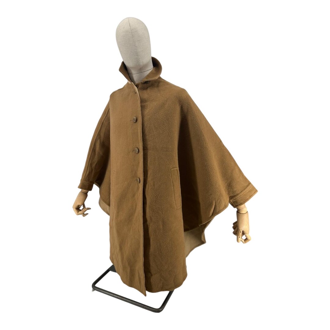 ポンチョ・ケープ Burberry Camel Wool Cape Burberry Wool Cape Coat Poncho Camel Light Brown Made in