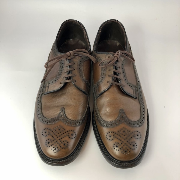 1960s 'velvet-eez' mid brown USA made leather longwing tip brogues size US 8.5 D, Uk 8