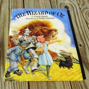 The Wizard of Oz Illustrated Junior Library: With Dust