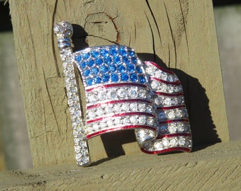 Vintage Swarovski American Flag Brooch // Swarovski Crystal Flag Pin // American Flag Brooch