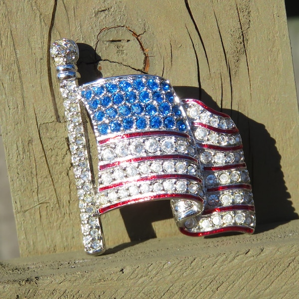 Vintage Swarovski American Flag Brooch // Swarovski Crystal Flag Pin // American Flag Brooch