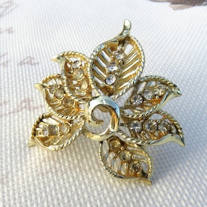 Vintage Coro Gold Flower Brooch // Dimensional Gold Flower Brooch // Rhinestone Studded Coro Flower Brooch