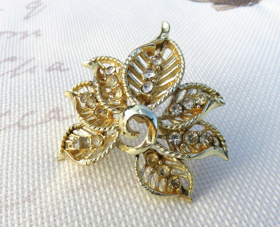 Gold brooch Coro - Gem Gold brooch Coro - Gem