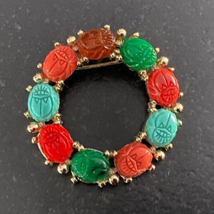 Vintage Scarab Brooch Scarab Beetle Carved Stone Imitation Brooch. Egyptian Revival Style Scarab Wreath Brooch Pin