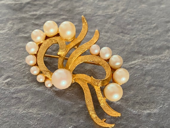 Vintage DFA Simulated Pearl Brooch / Pendant, Dub… - image 5