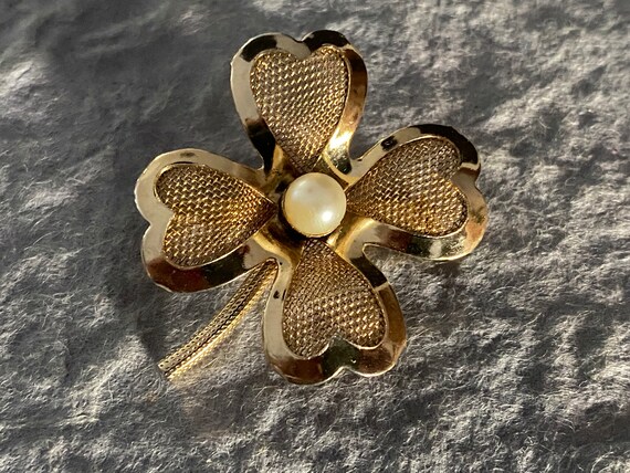 Vintage CORO Shamrock Lucky Clover Brooch Pin, Fa… - image 2