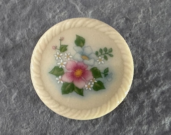 Vintage AVON Spring Bouquet Brooch, Avon 80s Flower Porcelain Disk with Floral design brooch, Flower Bouquet Cottage Core pin