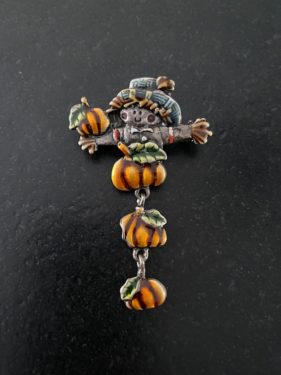 Vintage Scarecrow & Dangling Pumpkin Enameled Fall Brooch. Scarecrow Pumpkin Brooch. Halloween Fashion Brooch Pin.