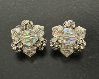 Vintage Cluster Clip On Earrings. Aurora Borealis & Cear Rhinestones Beads Clip On Earrings, Mid Century Modern Earrings