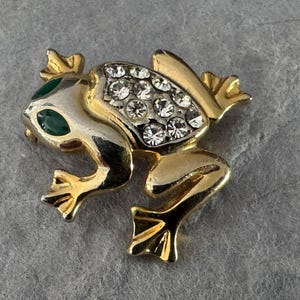 Vintage Frog Brooch, Green Eyes Clear Rhinestone Gold Tone Small Frog Brooch, Unsigned Designer Figural Frog / Toad Brooch Pin