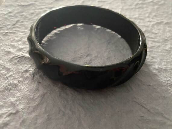 Vintage Black Old Plastic Bangle Bracelet.  Swirl… - image 3