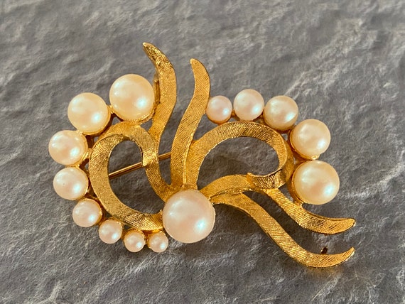 Vintage DFA Simulated Pearl Brooch / Pendant, Dub… - image 1