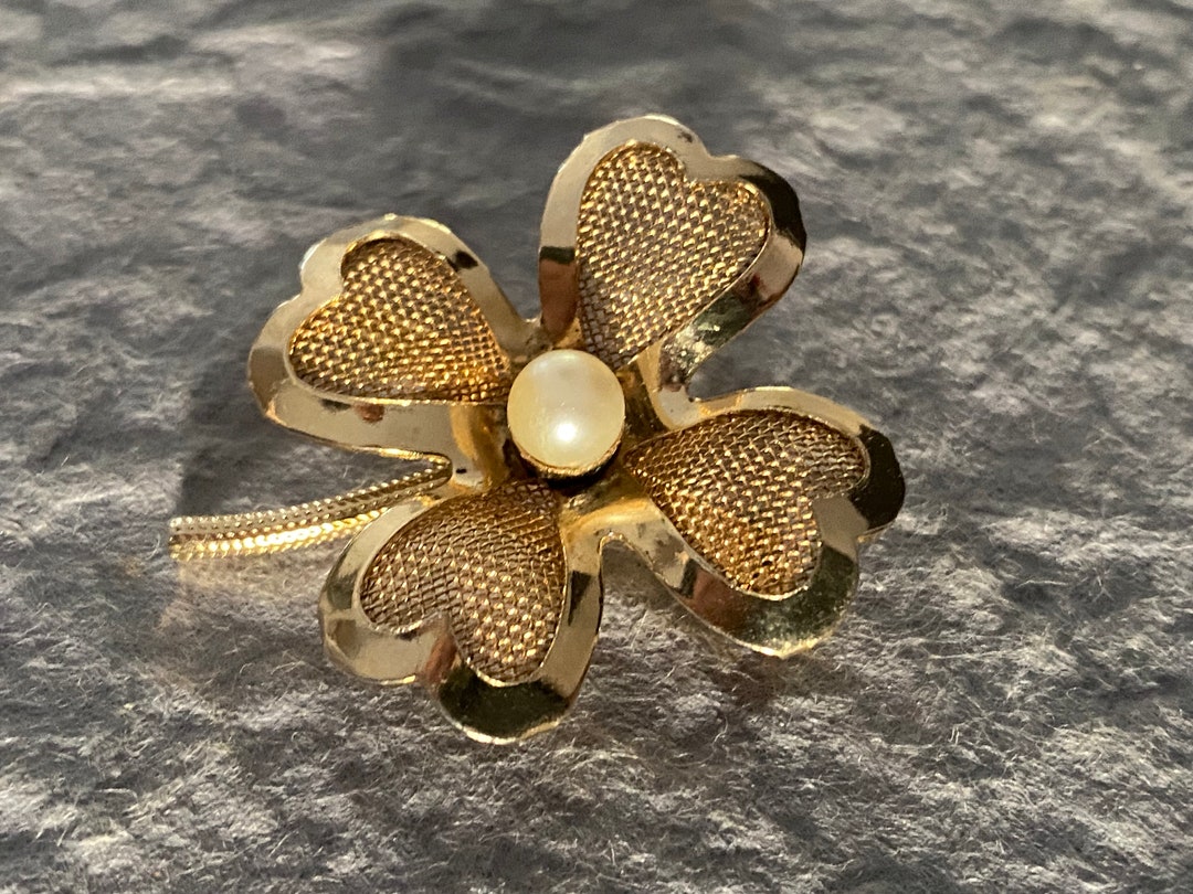 Broche ancienne en argent massif poinçonnée Sanglier porte bonheur