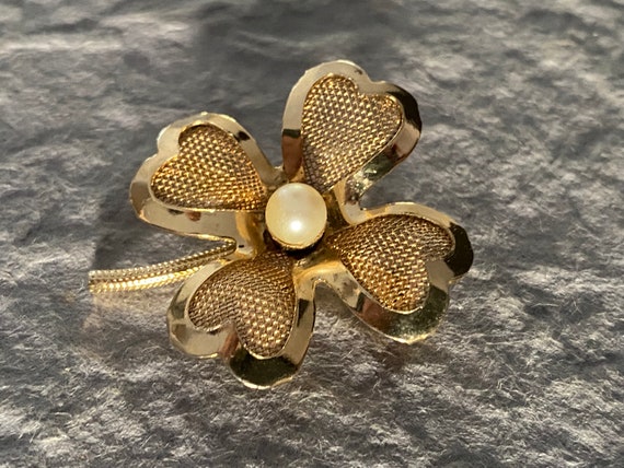 Vintage CORO Shamrock Lucky Clover Brooch Pin, Fa… - image 1