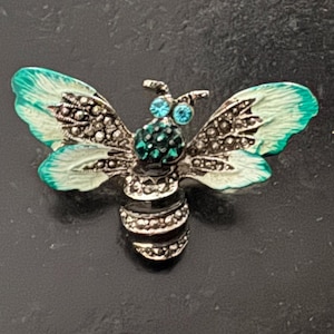 Vintage Enamel Wings Insect Bee Brooch, Rhinestone Eyes Silver Tone Marcasite Imitation Fly Beetle Bug Bee brooch pin