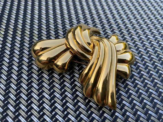 Vintage MONET Ribbon Motif Brooch, Statement Mass… - image 3