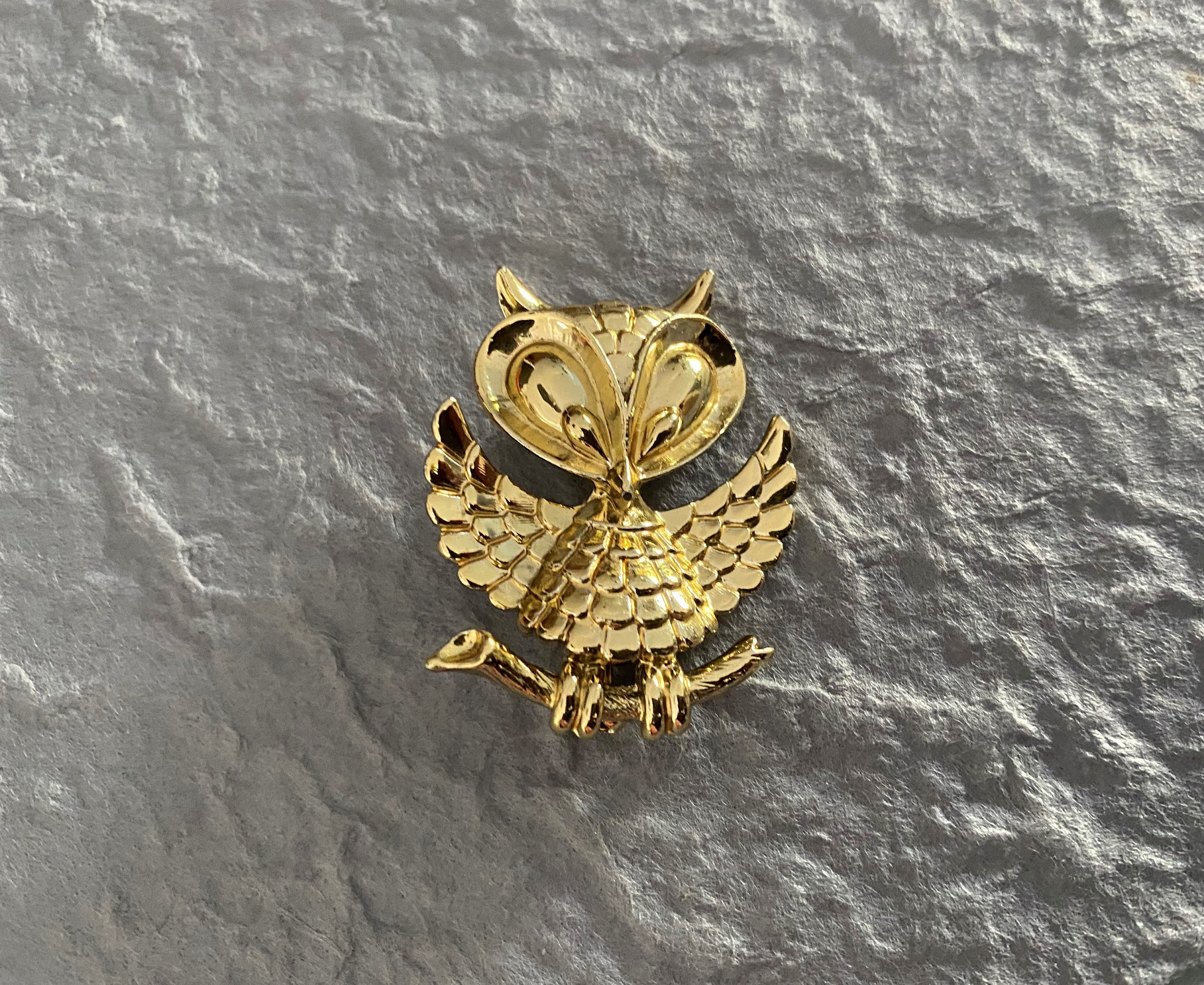 Vintage AJC Signed OWL Brooch Pin, Gold Tone Wild Bird Costume Jewelry, Signed AJC Animal Wise Bird 