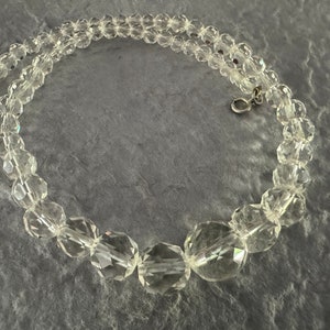 Vintage Klare Kristallglas Perlen Choker Halskette. Facettierte Glasperlen-Halskette mit Sterlingsilber-Verschluss.