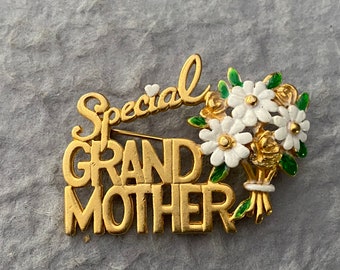 Vintage ondertekende AJC speciale grootmoeder broche, witte emaille bloemen, goudkleurige bloemboeket oma pin, geweldig cadeau voor grootmoeder!