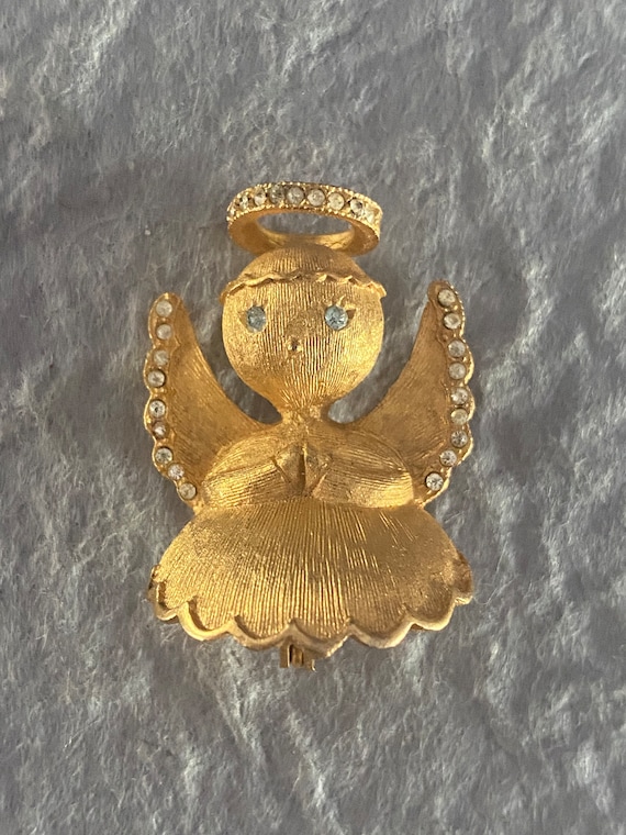 Vintage ULTRA Angel Shoulder Brooch. Angel on My … - image 1