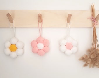 Pompom flowers for boho wall decoration, daisy flower in pompons to hang on the wall