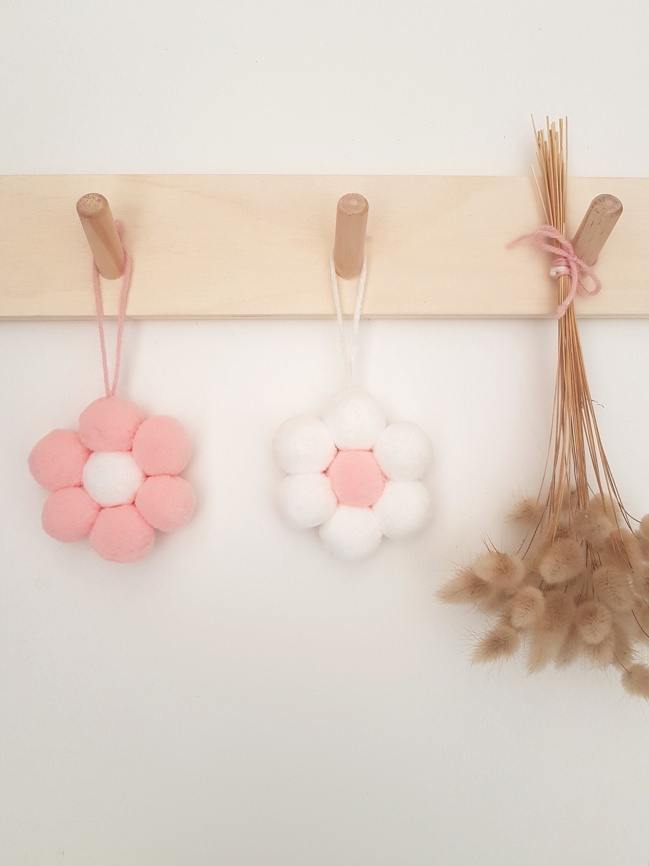 Fleur en Pompons, Décoration Murale Boho, Marguerite Pompons à Accrocher Au Mur, Pour Chambre Bébé e