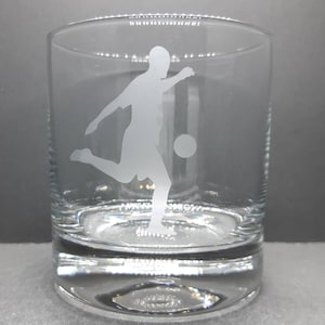 Vaso de cristal grabado con diseño de fútbol personalizado