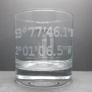 Vaso de cristal grabado con coordenadas de mapa personalizadas