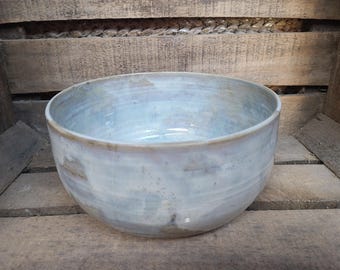 Salad bowl, glazed stoneware made on a potter&#39;s wheel, white and crystallized blue, handcrafted salad bowl for your kitchen