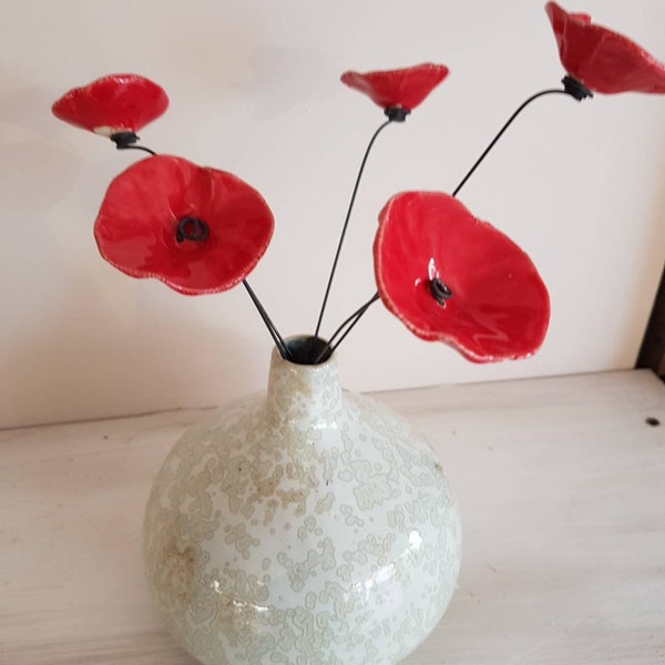 5 petites fleurs rouges coquelicots en ceramique sur fil de fer pour décoration