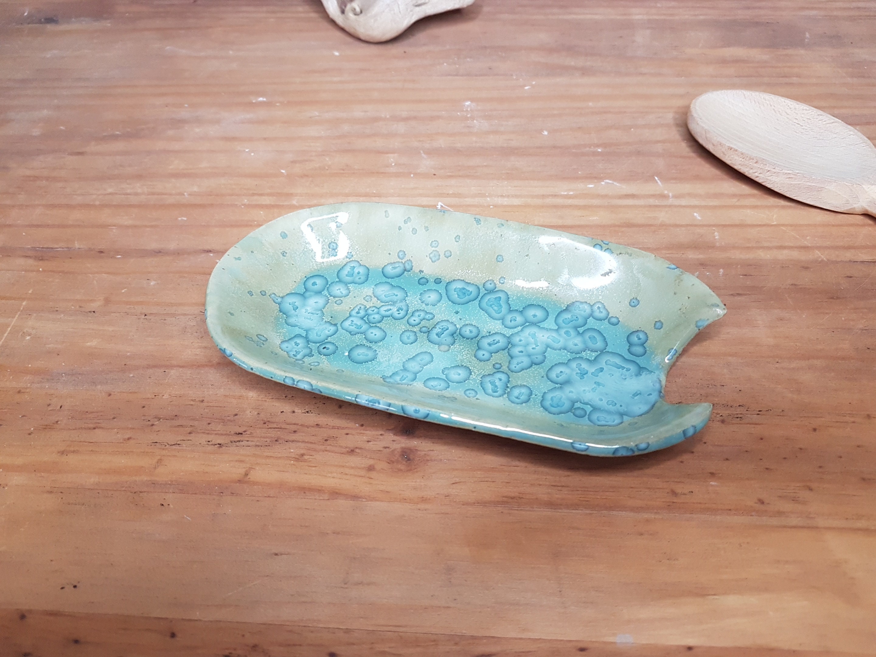 Cuchara ovalada descansa con una muesca de arenisca esmaltada | Etsy