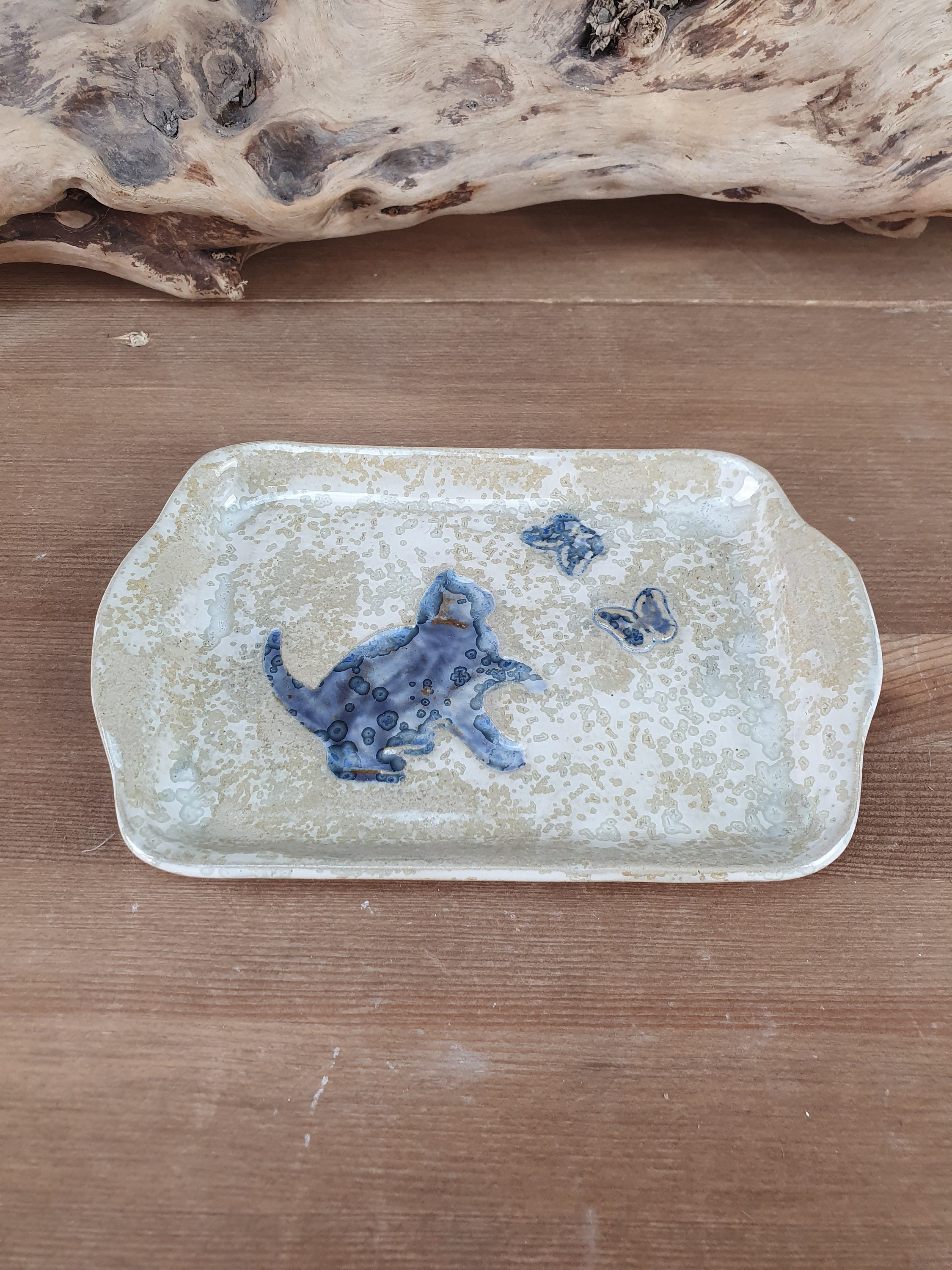 Petit Plat ou Plateau Carré en Grès Émaillé, Tons Blancs et Violet , Motif Chat Papillons