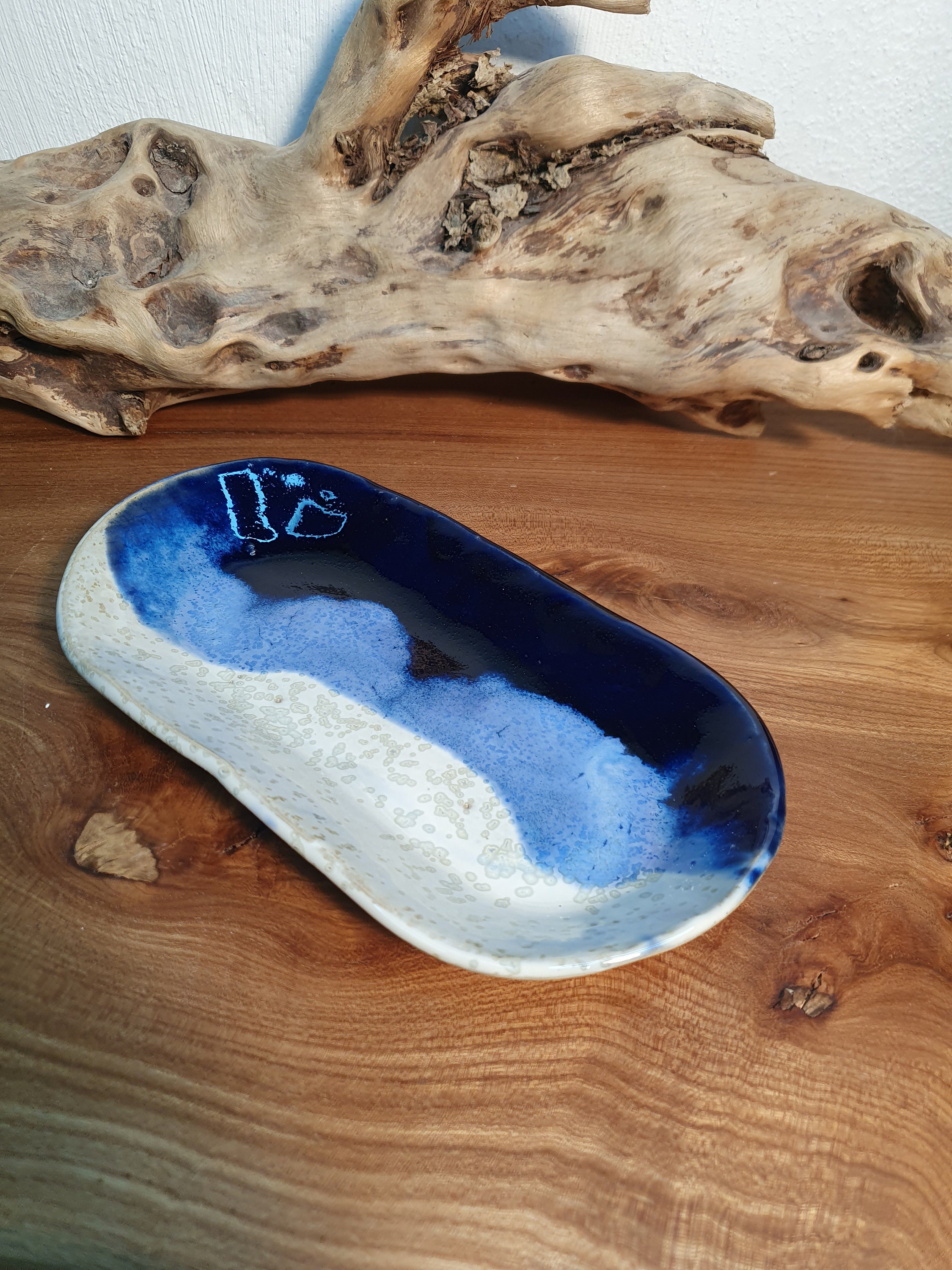 Petit Plat Ovale Creux , en Céramique Grès Émaillé, Bleu et Blanc, Création Artisanale Française Pou