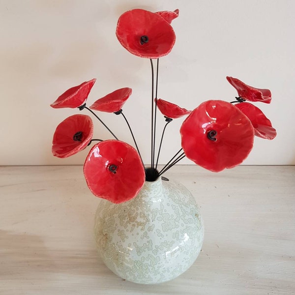 10 petites fleurs rouges coquelicots en ceramique sur fil de fer