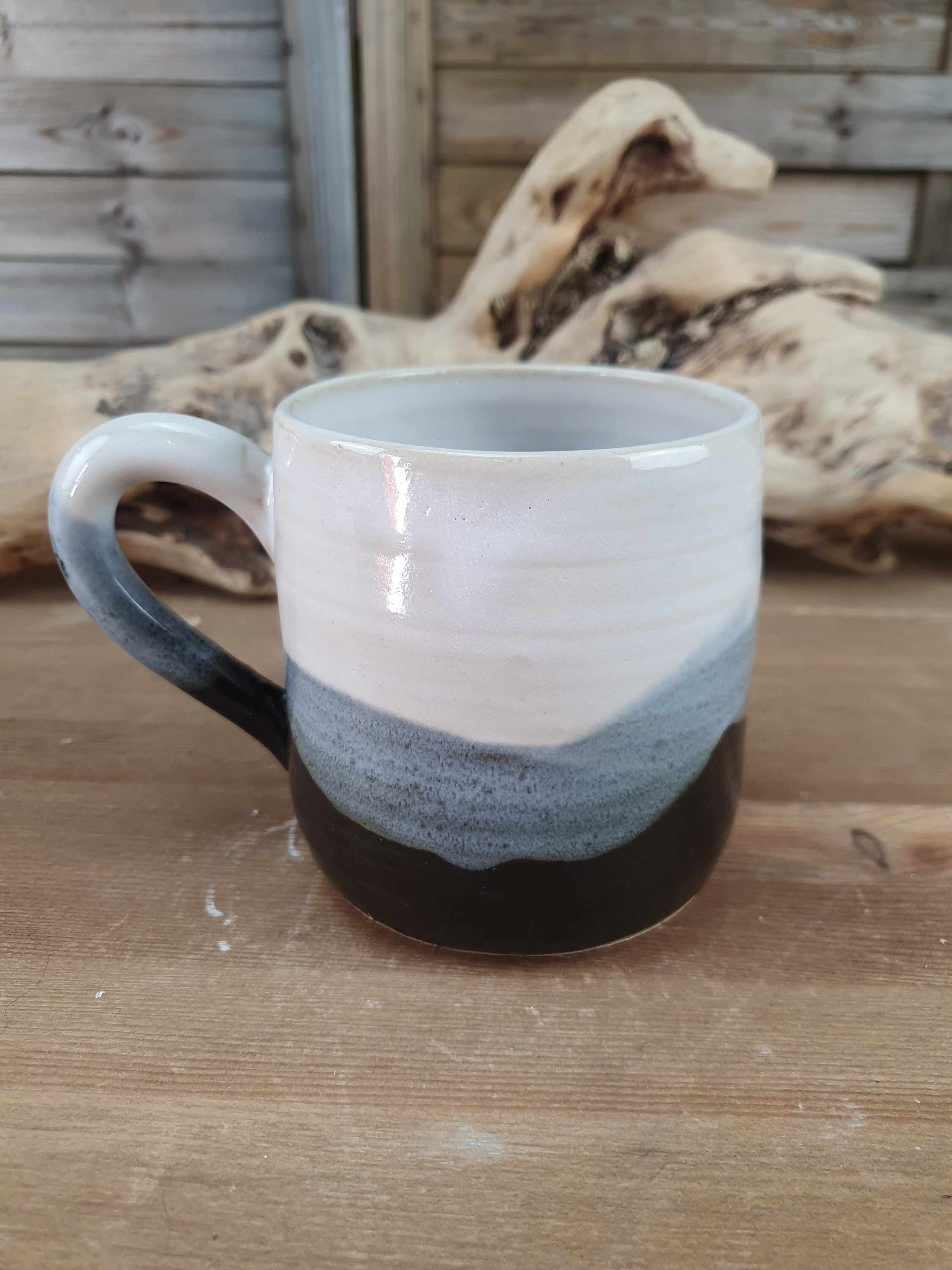 Tasse, en Grès Émaillé, Noire et Blanche Pour Le Thé ou Café, Fabrication Artisanale