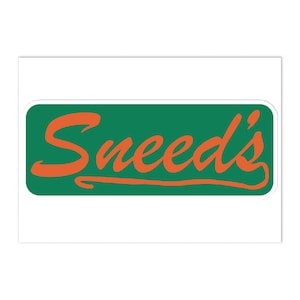 Może przedstawiać: Prostokątny znak w kolorze zielonym i pomarańczowym z tekstem "Sneed's" w stylizowanym kroju pisma.