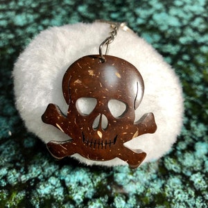 Keychain skull | Handmade from high-quality, natural coconut shell
