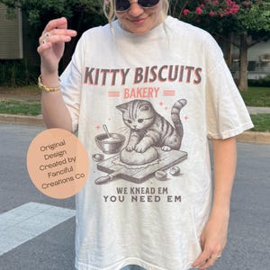 Cat Biscuit Shirt, Cute Kitty Biscuits Bakery Retro Style Graphic Tee, Funny Baking Gifts for Her, Cat Lover Baker Tshirt, Kitten T-Shirt