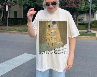 Gustav Klimt The Kiss Art Shirt, Famous Artist T-Shirt, Vintage Dark Academia Graphic Tee